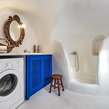 Anatoli Cave House-by Thireon Holiday home *