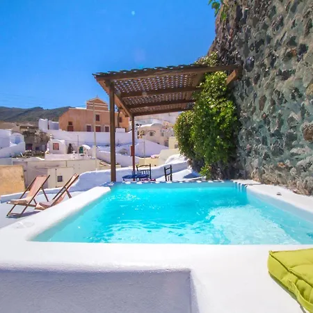 Anatoli Cave House-by Thireon Holiday home *