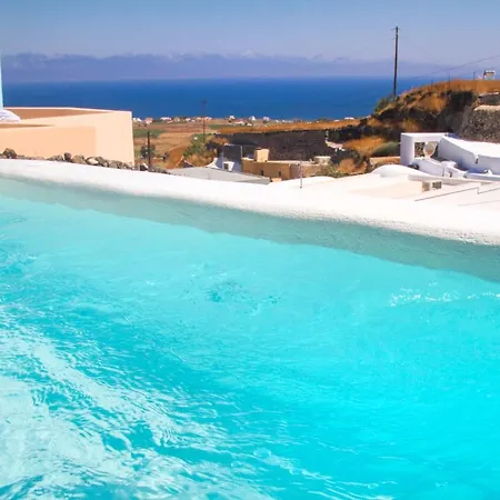 Anatoli Cave House-by Thireon * Foinikia (Santorini)