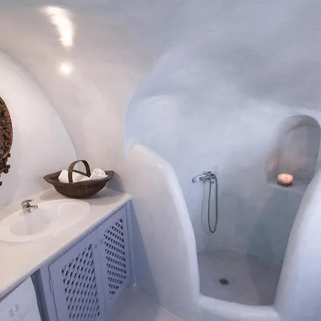 Anatoli Cave House-by Thireon Holiday home
